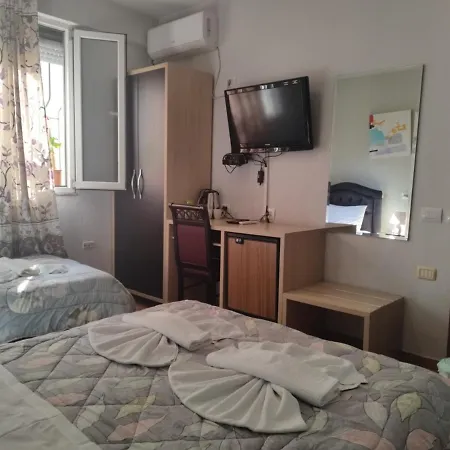 De Rada Τίρανα